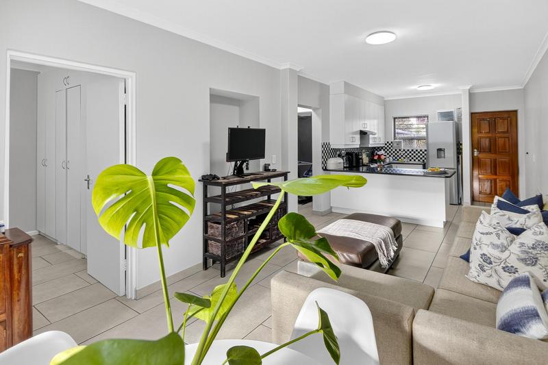 To Let 2 Bedroom Property for Rent in Somerset West Western Cape